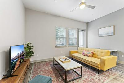 Upscale 1BR King Suite Close to Downtown w Fast Wifi