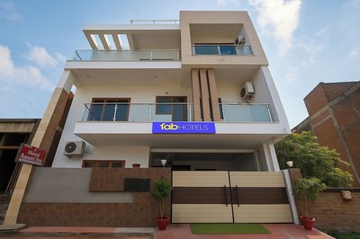 Fabhotel Anant Inn