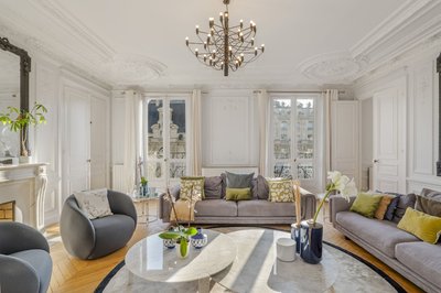 The Parisian Beauty in Paris