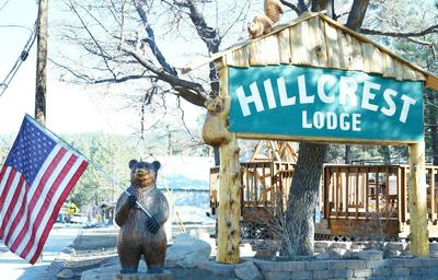 Hillcrest Suites & Cabins