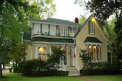 Woldert-Spence Manor