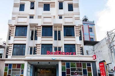 RedDoorz Plus @ Paal 2 Manado
