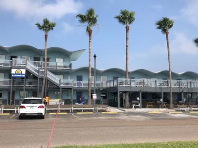 Blue Wave Inn