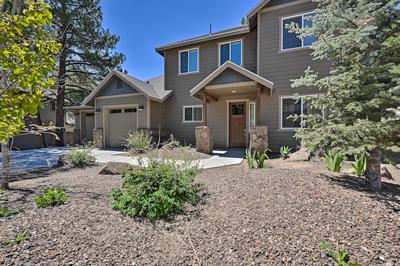 Family Home w/ Deck, 3 Mi to Downtown Flagstaff!