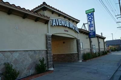 Avenue Motel