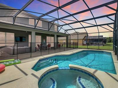 7BR Villa in Emerald Island w Resort Perks