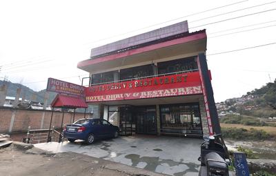 OYO 28027 Hotel Dhruv
