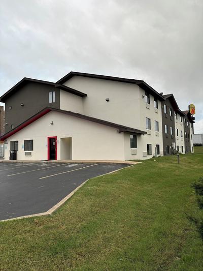 Super 8 Springfield North I-44