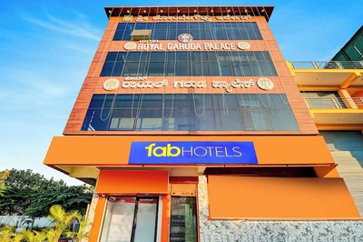 Fabhotel Royal Garuda Palace