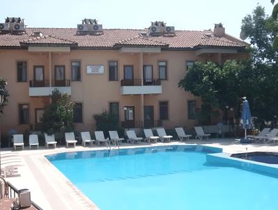 Suzanne Hotel & Restaurant