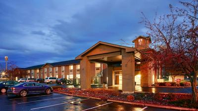 Best Western Plus Rama Inn & Suites