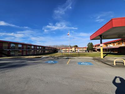 Travel Plaza Motel