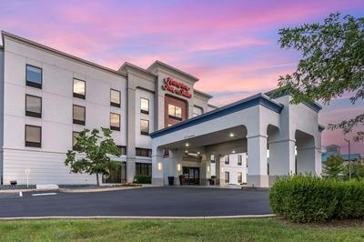 Hampton Inn & Suites Louisville East