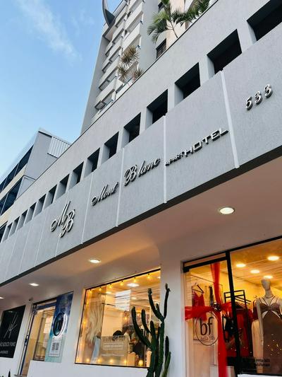 Mont Blanc Nova Iguaçu