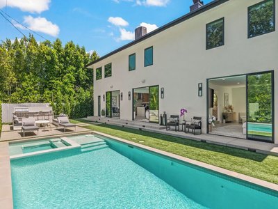 Casa Leona - Modern Masterpiece Behind Private Gates w/ Pool & Chef's Kitchen