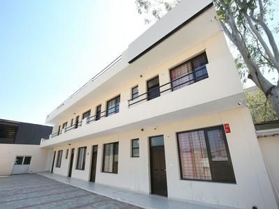 OYO 12409 Royal Cottage