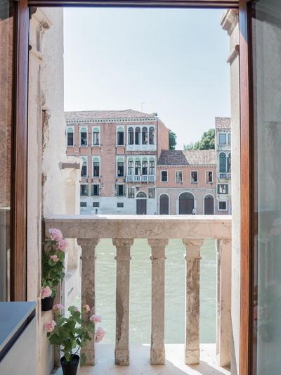 Venice View On Grand Canal 1- Locz