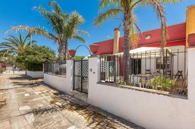 1961 Villa Aurora - Trilo Pier by Barbarhouse