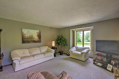 Charming Lewiston Apt: 10 Miles to Niagara Falls!