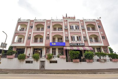 Fabhotel Rajlaxmi Palace