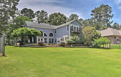 Cozy Lakefront Benton Home ~ 20 Mi to Shreveport!