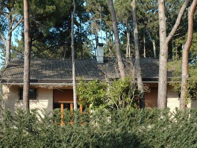 Lovely Villa With Garden in - Beahost