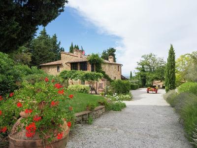 Romantic Farmhouse near Medieval Village of Montaione