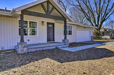 Retreat w/ Deck ~ 9 Mi to Downtown Springfield