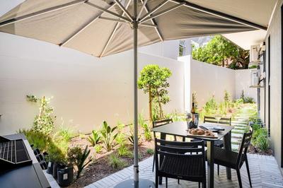 Camps Bay Apartment by the Beach Solange Lodge