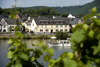 Winzerhotel - Restaurant zum Moselstrand
