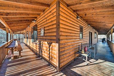 Broken Bow Family Cabin w/ Private Hot Tub!