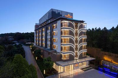 Hawthorn by Wyndham Honghe Mile Hot Spring