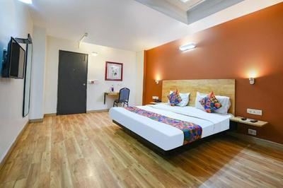 Hotel Aura IP Grand Karkardooma Metro