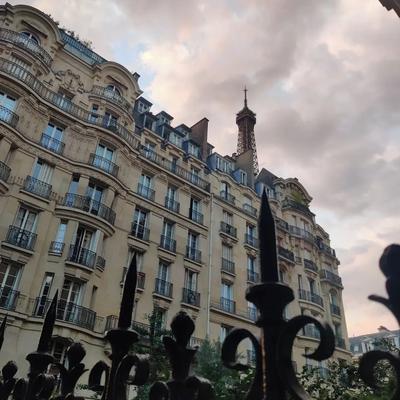 Eiffel Edge Escape (30 mètres de la Tour Eiffel)