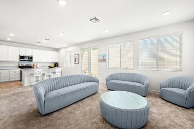 Sunny & Stylish Near LA 4BR Home w Desks & Lounge