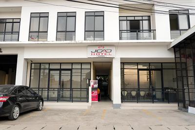 RedDoorz Plus @ La Guardia Lahug