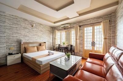 Hoàng Long Hotel By Cozrum