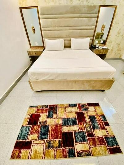 Nishaz Hotel & Suites