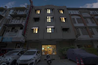 Capital O 41598 Hotel Singh Sahib