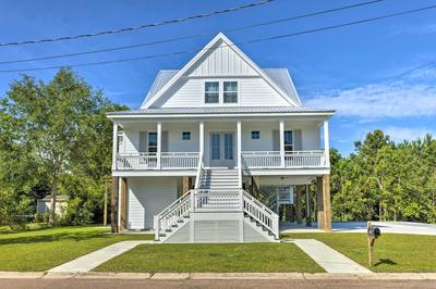 Coastal Waveland House 1/2 Block to Pub Beach