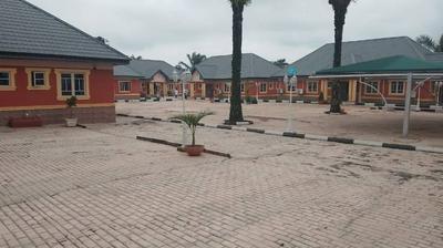 Mary queen hotels and suites