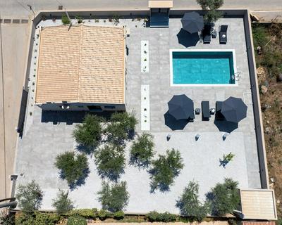 Glafkos House with Pool near the Beach