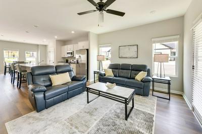 5 Mi to Auburn University: Sleek Townhome w/ Patio