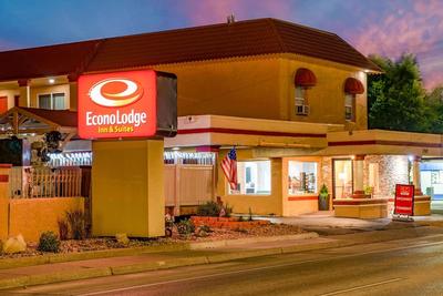 Econo Lodge  Inn & Suites Durango