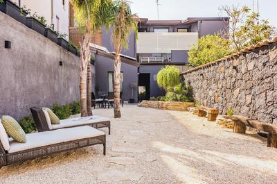 Leone Apartment with Garden