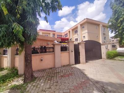 Pameec Luxury Suites Utako