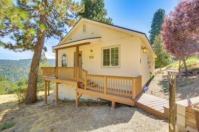 Pet-friendly Crestline Cabin: 4 Mi to Lake Gregory
