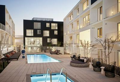 Hu-Hua Business Hotel