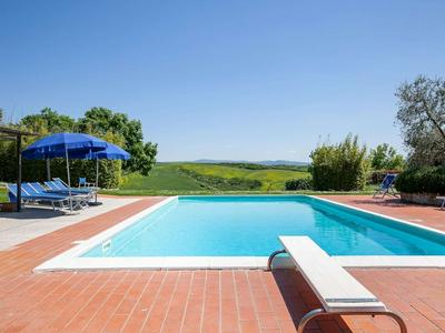 Apartment in Tuscany With Pool & BBQ