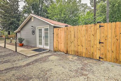Cottage With Patio & Shared Waterfront Perks!